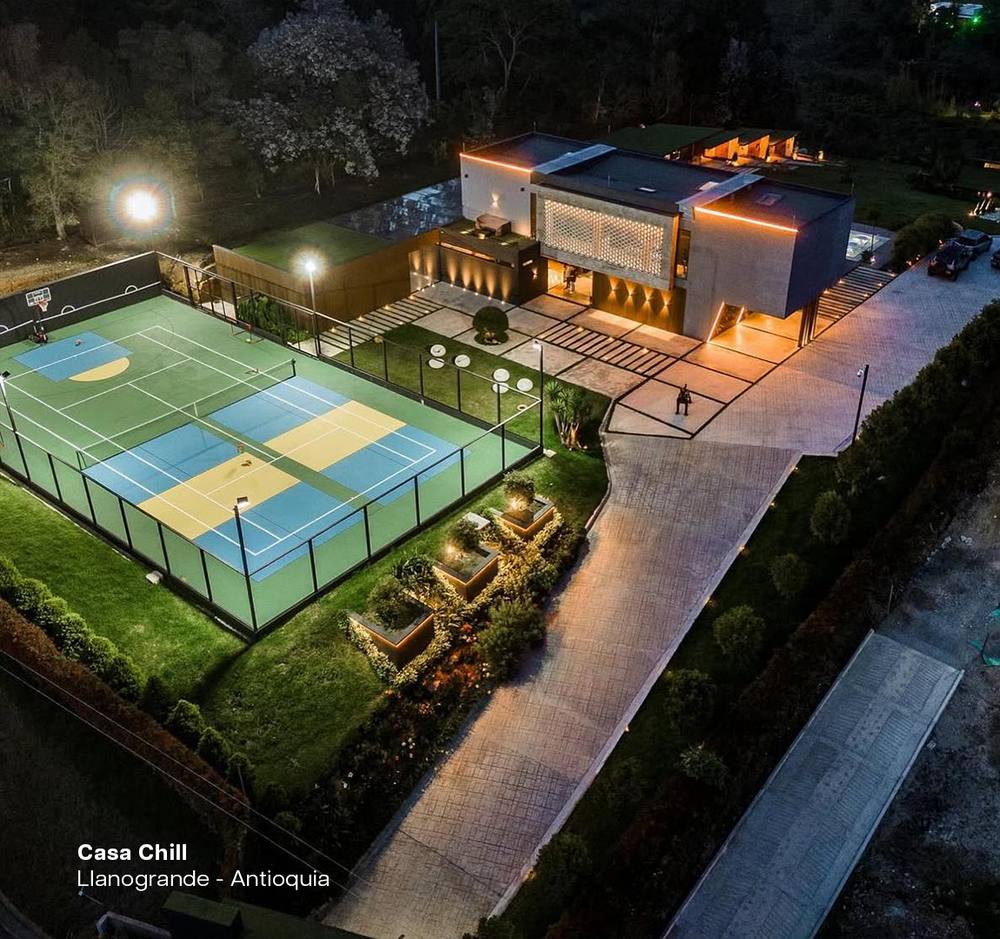 Casa Chill, vivienda campestre con canchas deportivas en Llanogrande